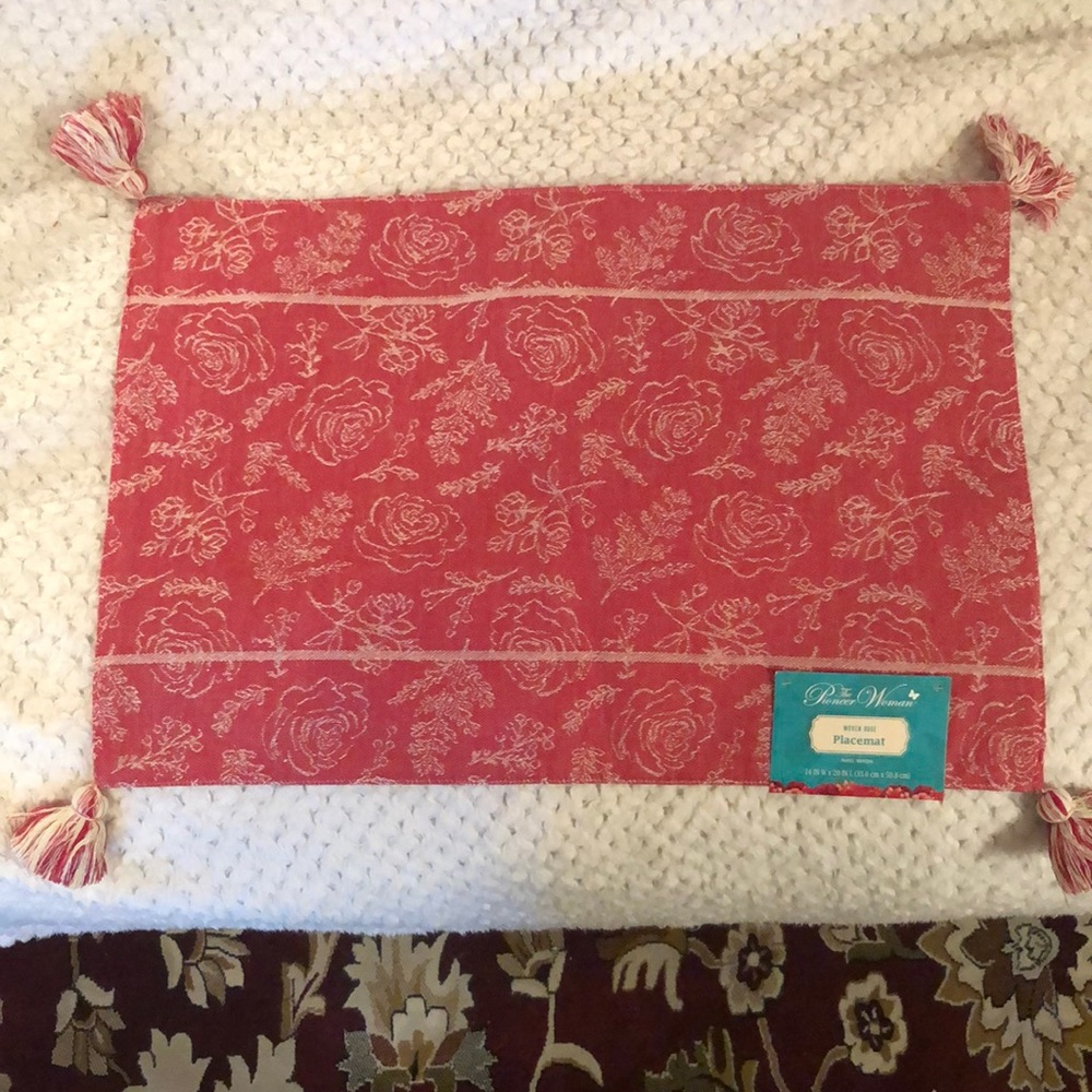 Pioneer Woman set of 4 placemats. NWT